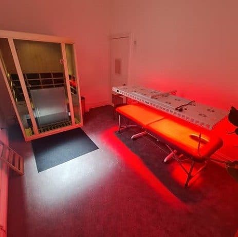 Physio-Led Recovery vs a Standalone Sauna and Ice-Bath Studio: What's the Difference?